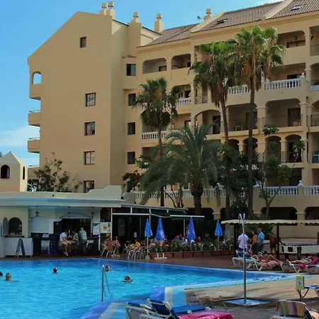 Pool View In Castle Harbour C007
